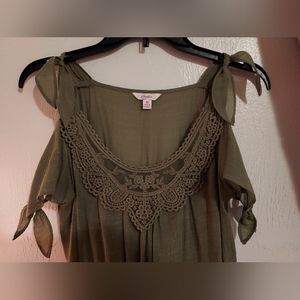 Candie's Women's Junior's Double Bow Shoulder Blouse Size M Green